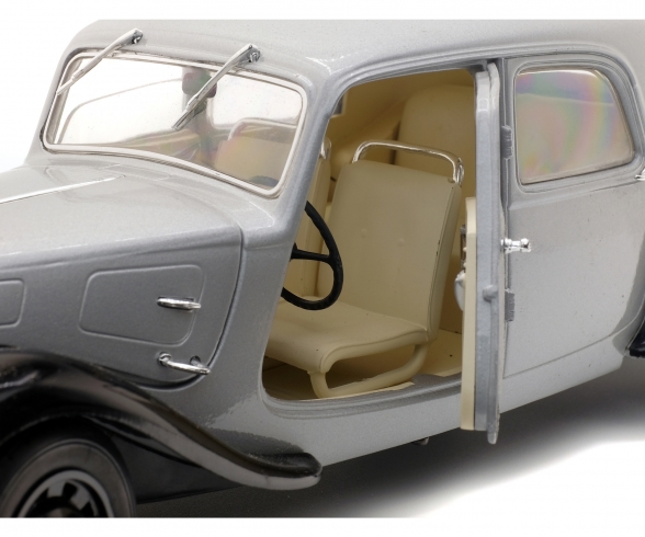 1:18 Citroen Traction 11B 1:18 Citroen Traction 11B