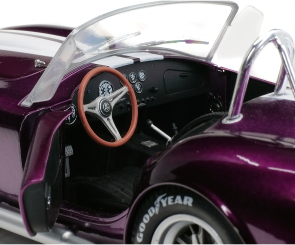 1:18 AC Cobra 427 MK II, lila 1:18 AC Cobra 427 MK II, lila