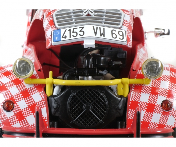 1:18 Citroën 2CV6 COCHONOU 2019 1:18 Citroën 2CV6 COCHONOU 2019