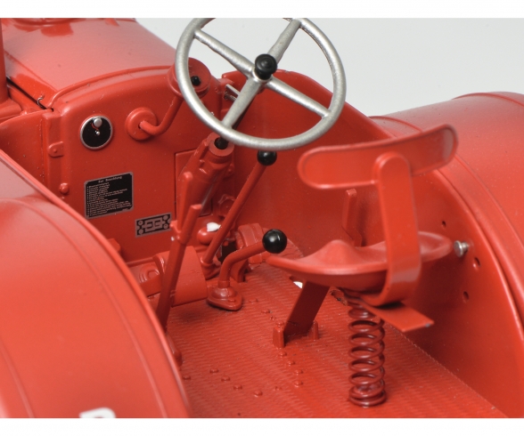 K.L. Bulldog, red, 1:18 K.L. Bulldog, red, 1:18