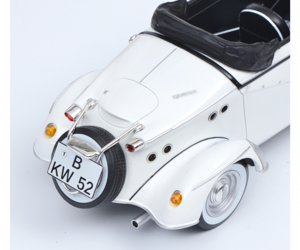 FMR TG 500 Roadster "Tiger", weiß, 1:18 FMR TG 500 Roadster "Tiger", weiß, 1:18