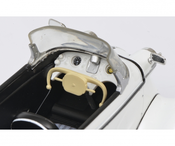 FMR TG 500 Roadster "Tiger", weiß, 1:18 FMR TG 500 Roadster "Tiger", weiß, 1:18