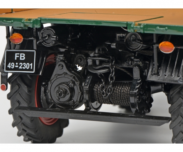 Mercedes-Benz Unimog 401, grün, 1:18 Mercedes-Benz Unimog 401, grün, 1:18