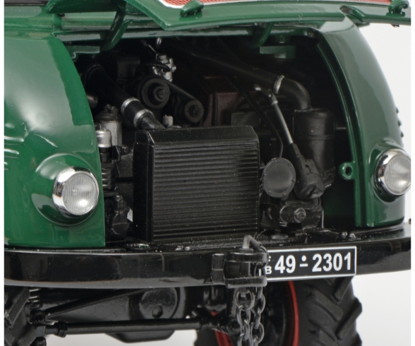 Mercedes-Benz Unimog 401, grün, 1:18 Mercedes-Benz Unimog 401, grün, 1:18