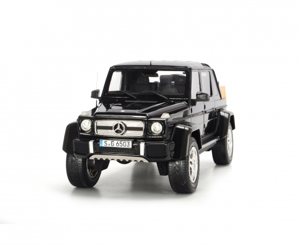 Mercedes-Maybach G650 Landaulet, schwarz, 1:18 Mercedes-Maybach G650 Landaulet, schwarz, 1:18
