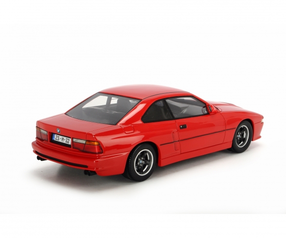 BMW M8, rot, 1:18 BMW M8, rot, 1:18