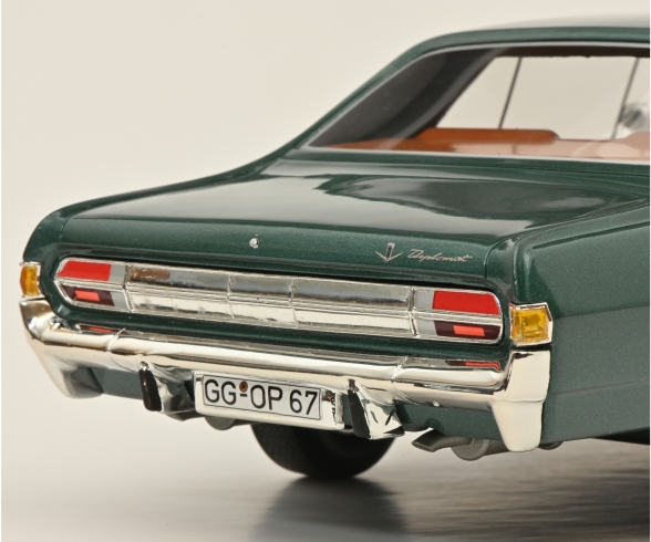 Opel Diplomat A grün met. 1:18 Opel Diplomat A grün met. 1:18