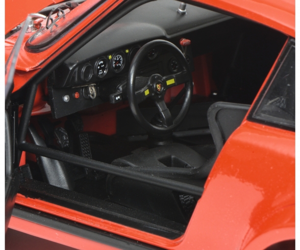 Porsche 934 RSR, red, 1:18 Porsche 934 RSR, red, 1:18