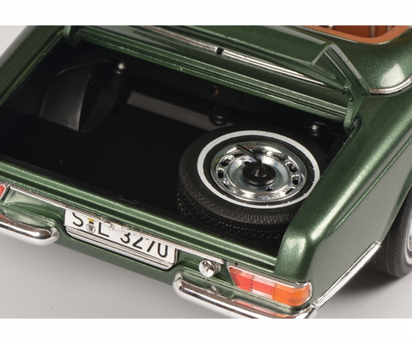 MB 280 SL, grün 1:18 MB 280 SL, grün 1:18