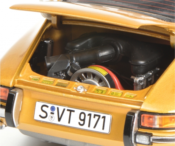 Porsche 911 S Coupé 1973, gold metallic, 1:18 Porsche 911 S Coupé 1973, gold metallic, 1:18