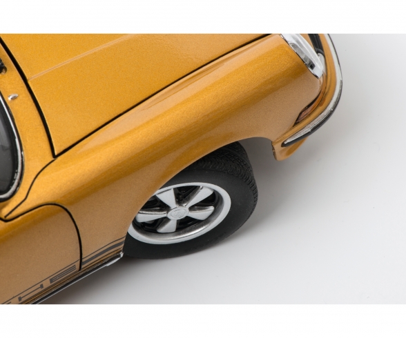 Porsche 911 S Coupé 1973, gold metallic, 1:18 Porsche 911 S Coupé 1973, gold metallic, 1:18