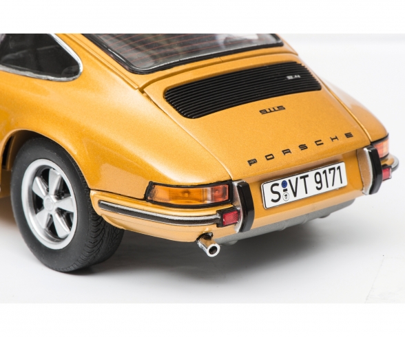 Porsche 911 S Coupé 1973, gold metallic, 1:18 Porsche 911 S Coupé 1973, gold metallic, 1:18