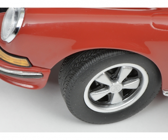 Porsche 911 S Targa 1973, rot, 1:18 Porsche 911 S Targa 1973, rot, 1:18
