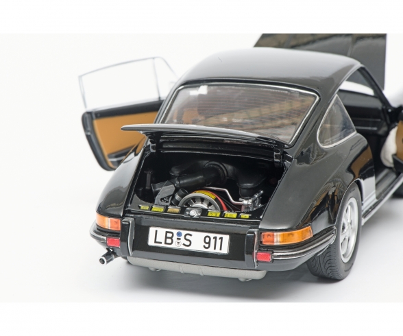 Porsche 911 S Coupé 1973, black, 1:18 Porsche 911 S Coupé 1973, black, 1:18