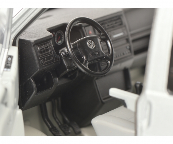 VW T4b Caravelle, silver, 1:18 VW T4b Caravelle, silver, 1:18