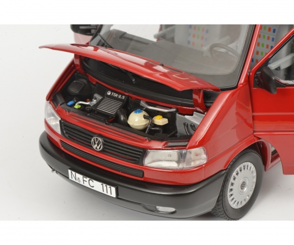 VW T4b Westfalia Camper, red, 1:18 VW T4b Westfalia Camper, red, 1:18
