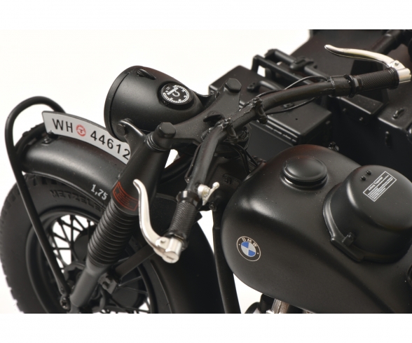 BMW R75 mit Beiwagen "Wehrmacht", grau, 1:10 BMW R75 mit Beiwagen "Wehrmacht", grau, 1:10