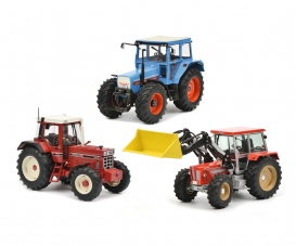Set "Tractor legends" 1:32 in wooden gift case Set "Tractor legends" 1:32 in wooden gift case