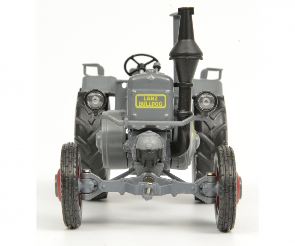 Lanz Bulldog w. hay trailer 1:32 Lanz Bulldog w. hay trailer 1:32
