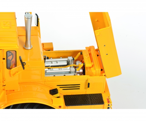 Kirovets K-700 T, yellow 1:32 Kirovets K-700 T, yellow 1:32