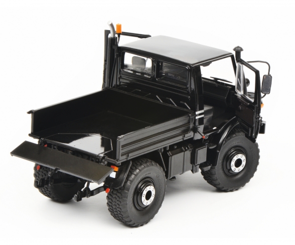 Mercedes-Benz Unimog U1600, schwarz, 1:32 Mercedes-Benz Unimog U1600, schwarz, 1:32