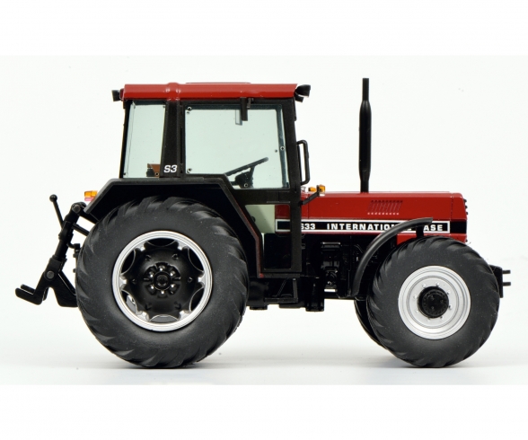 Case International 633 with cabin, red 1:32 Case International 633 with cabin, red 1:32