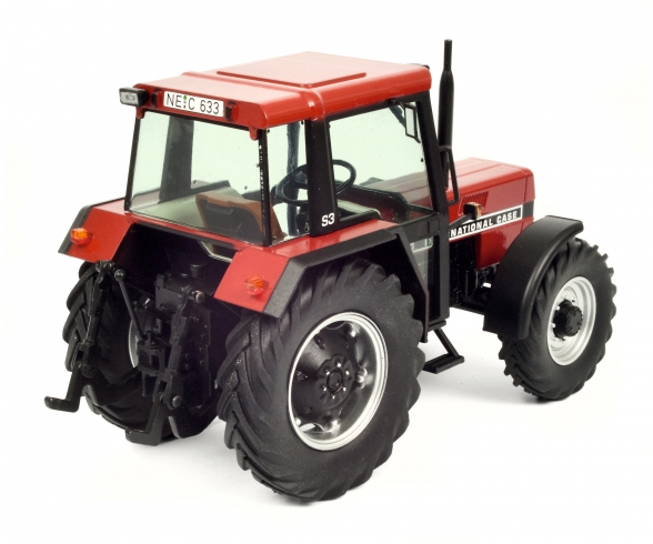 Case International 633 with cabin, red 1:32 Case International 633 with cabin, red 1:32