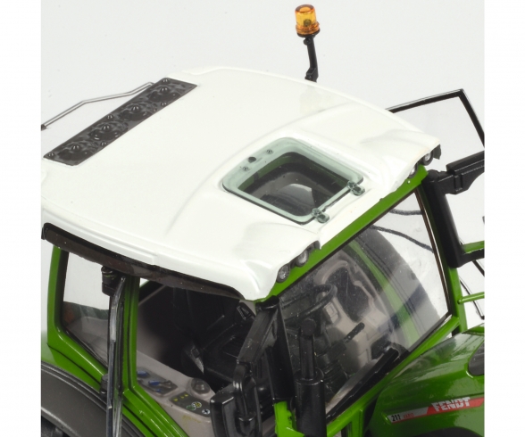 Fendt 211 Vario, green, 1:32 Fendt 211 Vario, green, 1:32
