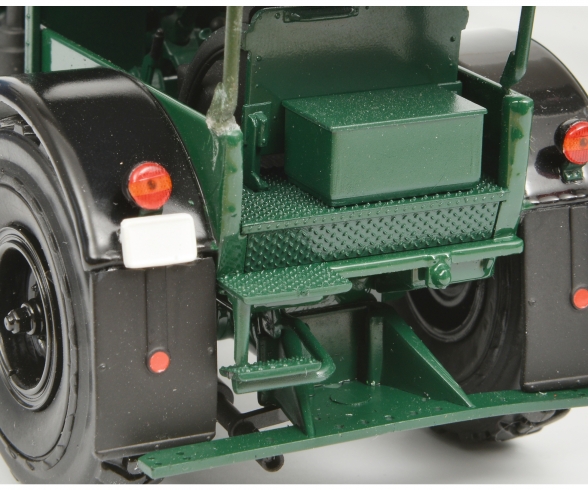 Deutz F3 mit Verdeck und Hänger „Schenker“, 1:32 Deutz F3 mit Verdeck und Hänger „Schenker“, 1:32