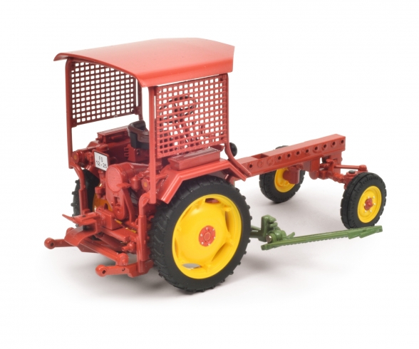 Fortschritt RS09-GT124 mit Mähbalken, 1:32 Fortschritt RS09-GT124 mit Mähbalken, 1:32