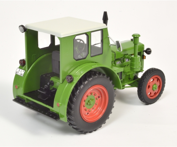 IFA RS-01 Pionier, green, 1:32 IFA RS-01 Pionier, green, 1:32