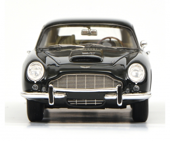 Aston Martin DB6 "Shooting Brake", dark green, 1:43 Aston Martin DB6 "Shooting Brake", dark green, 1:43