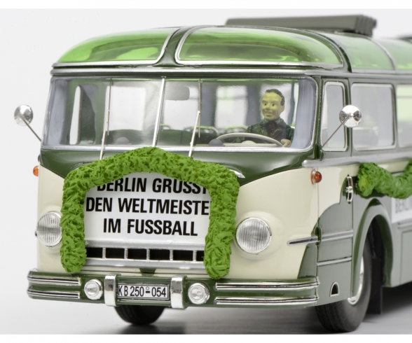 Magirus Deutz O 6500 WM 1954, beige green, 1:43 Magirus Deutz O 6500 WM 1954, beige green, 1:43