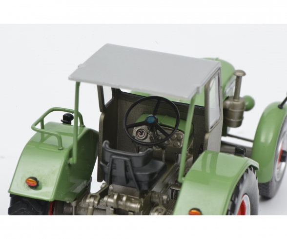 Huerlimann D-200S w.cabin 1:32 Huerlimann D-200S w.cabin 1:32