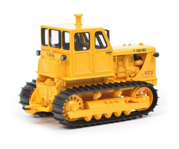 Crawler tractor T100 M3 1:32 Crawler tractor T100 M3 1:32