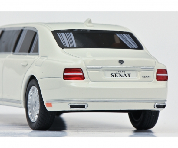 Aurus Senat weiß 1:43 Aurus Senat weiß 1:43