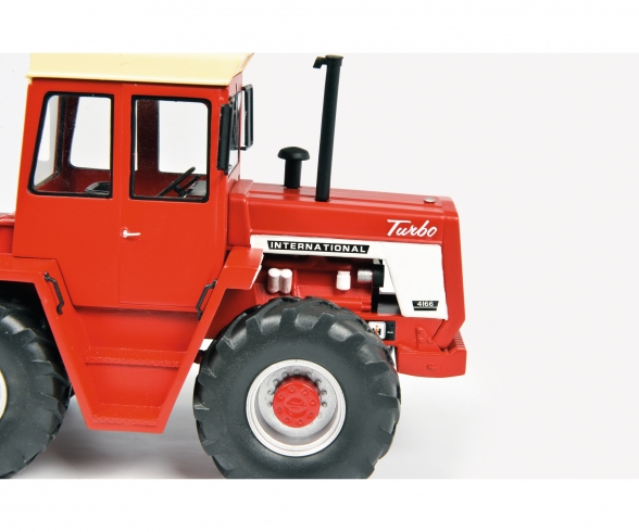 International 4166 rot 1:32 International 4166 rot 1:32