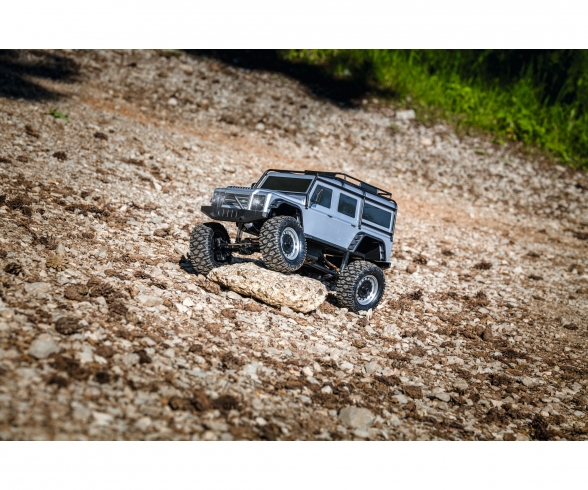 1:8 Land Rover Defender 100% RTR silver 1:8 Land Rover Defender 100% RTR silver