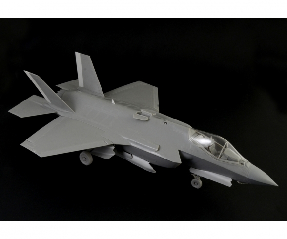 1:32 Lockheed F-35A Lighting II 1:32 Lockheed F-35A Lighting II