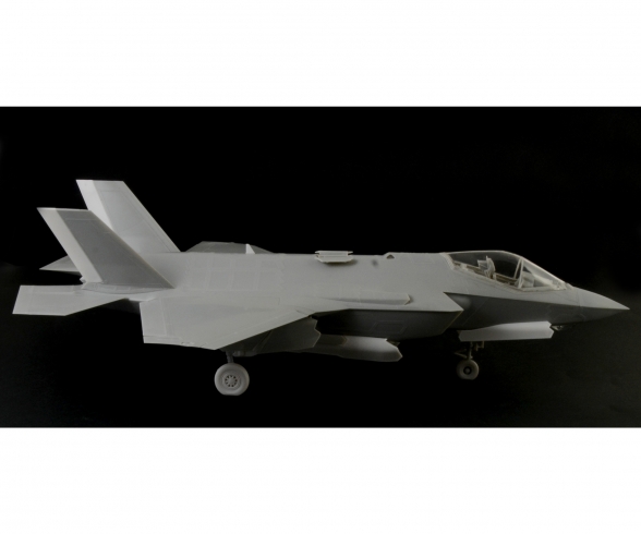 1:32 Lockheed F-35A Lighting II 1:32 Lockheed F-35A Lighting II