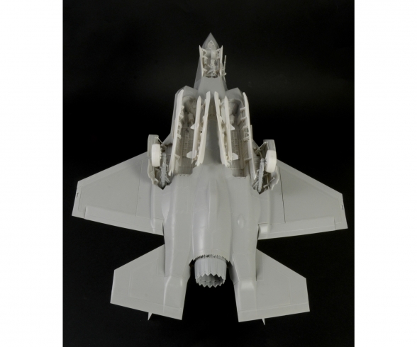 1:32 Lockheed F-35A Lighting II 1:32 Lockheed F-35A Lighting II