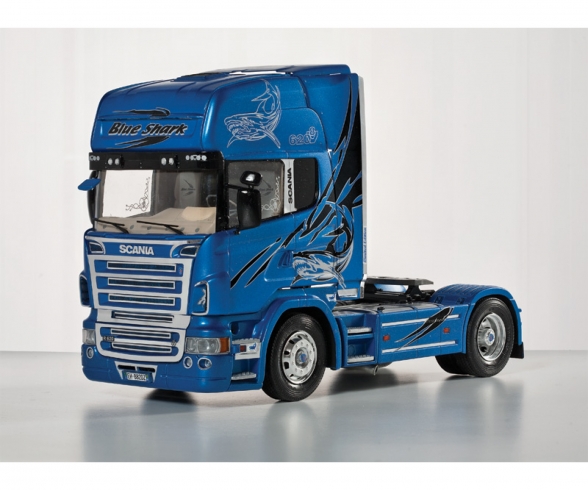 1:24 SCANIA R620 Blue Shark 1:24 SCANIA R620 Blue Shark