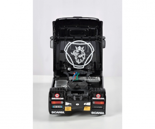 1:24 SCANIA R730 "The Griffin" 1:24 SCANIA R730 "The Griffin"