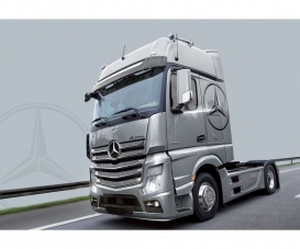 1:24 Mercedes Benz Actros MP4 Gigaspace 1:24 Mercedes Benz Actros MP4 Gigaspace