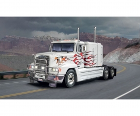 1:24 Freightliner FLD 120 (Classic) 1:24 Freightliner FLD 120 (Classic)