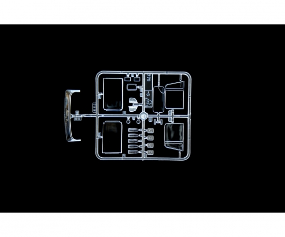 1:24 Freightliner FLD 120 (Classic) 1:24 Freightliner FLD 120 (Classic)