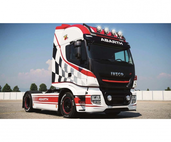 1:24 Iveco HI-WY E5 "Abarth" 1:24 Iveco HI-WY E5 "Abarth"