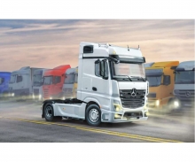 1:24 Mercedes-Benz MP4 Big Space 1:24 Mercedes-Benz MP4 Big Space