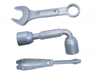 Cle Plate + Cle A Pipe + Tournevis