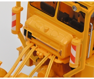 Kirovets K700 w. Figurines 1:32